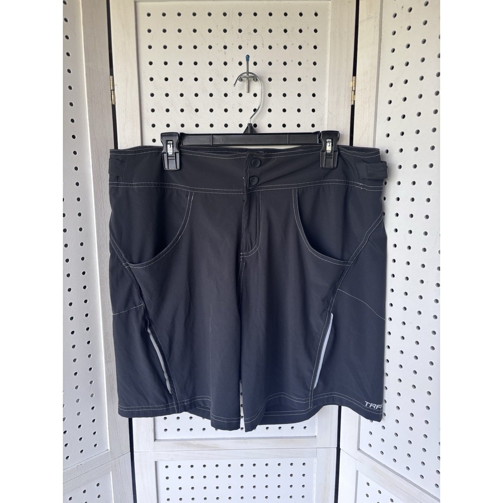 TRAYL‎ Shorts Men's XL Black Biker Cycling Reflective Trim Zip Pocket